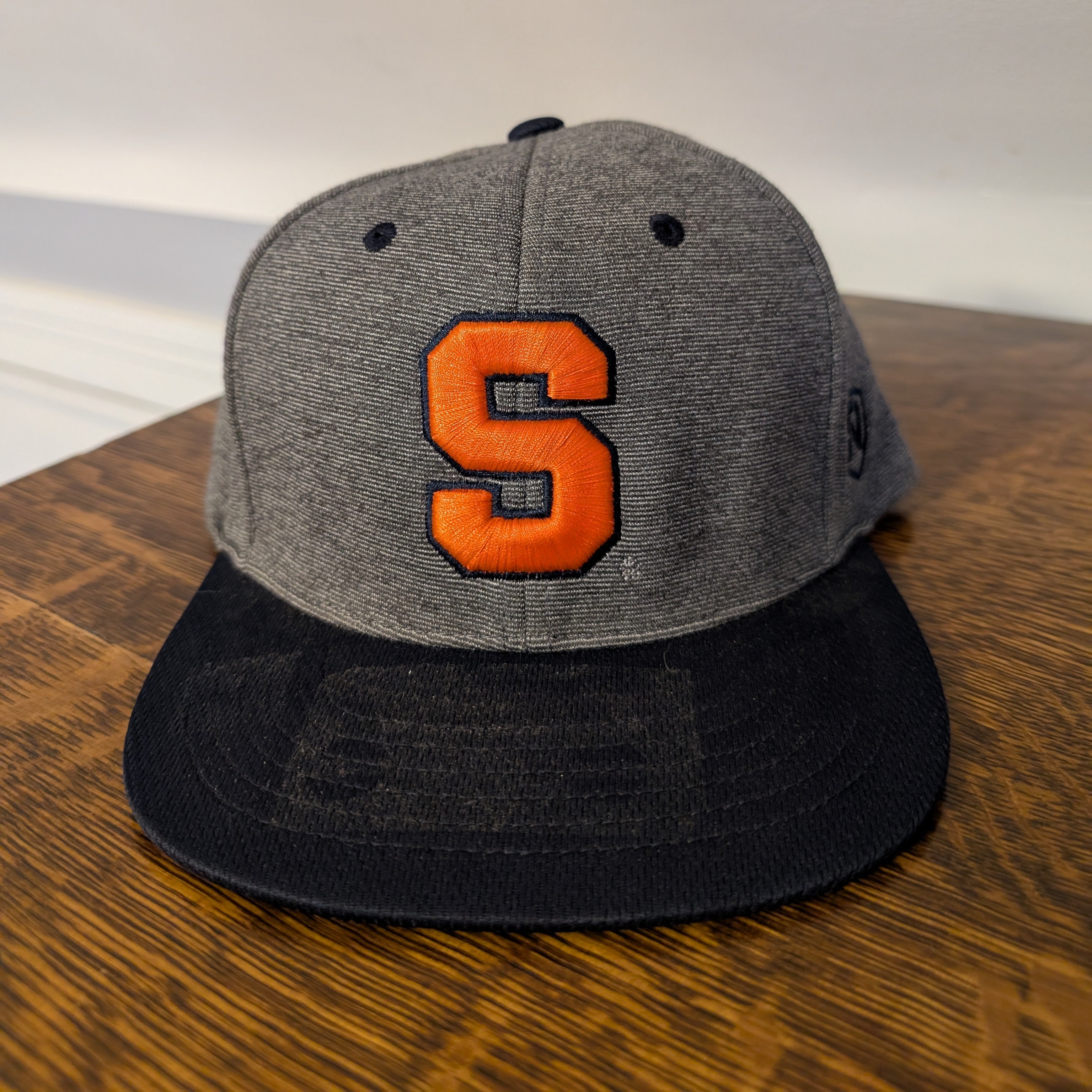 Syracuse Snapback Gray & Navy Blue